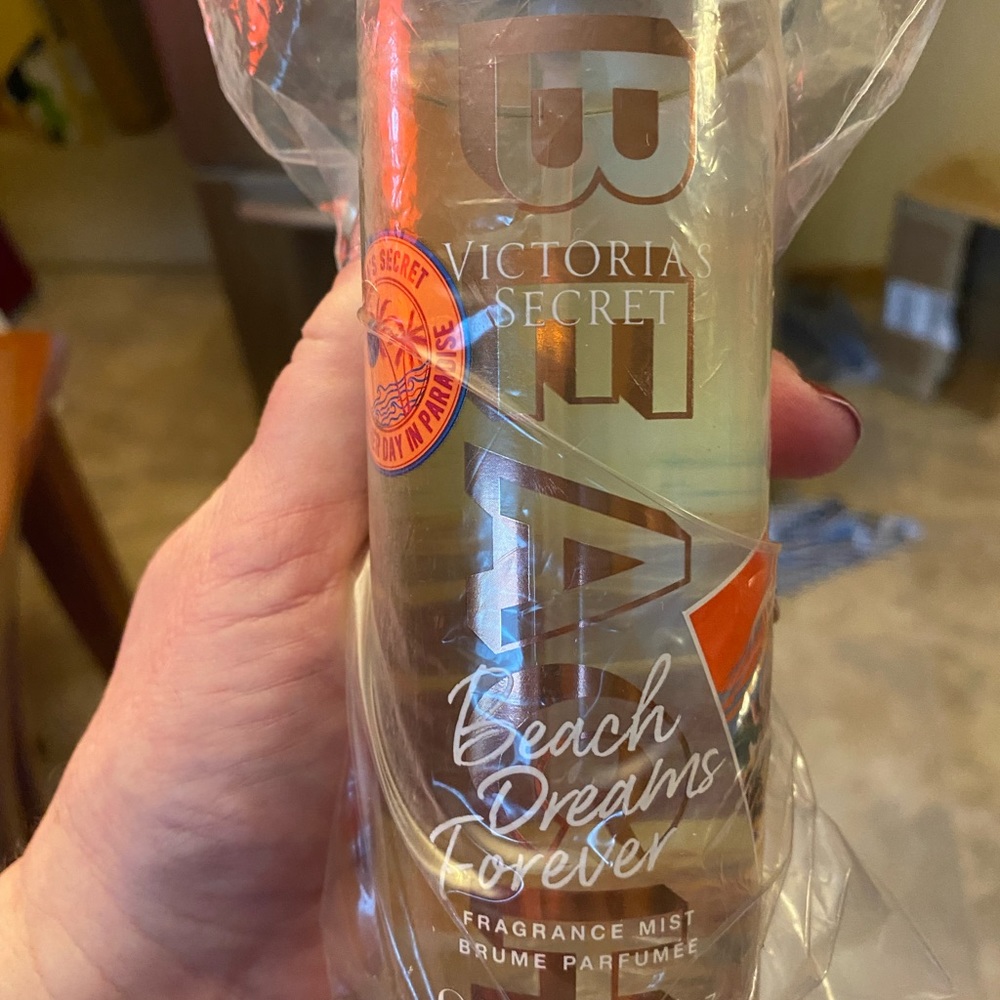Victoria’s Secret Body Mist “Beach Dreams Forwver” Brand New